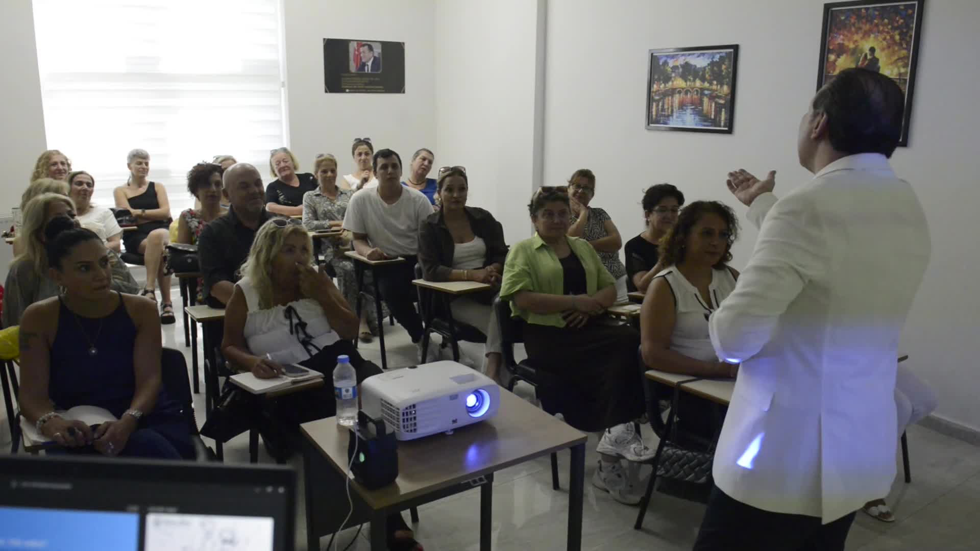 Milli Dayanışma Kardeşlik ve Demokrasi Komisyonu... Prof. Dr. Havva Kök Arslan'ın sözlerine bazı komisyon üyeleri tepki gösterdi