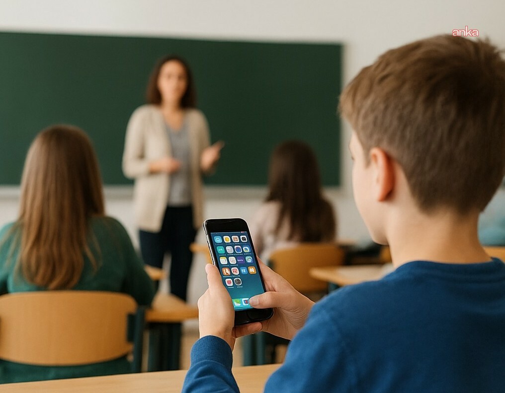 Almanya’da okullarda cep telefonu yasağı tartışmaları yeniden gündemde