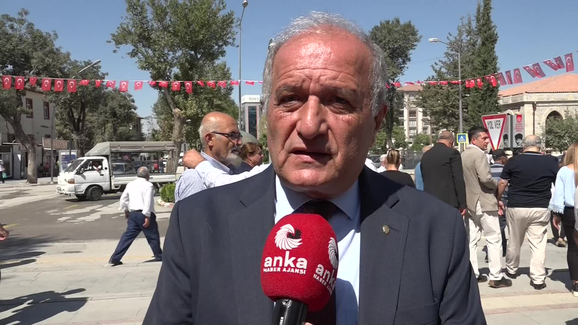 CHP’nin 102’nci kuruluş yıl dönümünde Malatya'dan "kayyum" tepkisi: "Geldikleri gibi gidecekler"