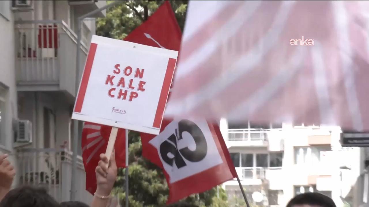CHP İzmir il örgütü: “İstanbul İl Başkanımız Özgür Çelik’tir”