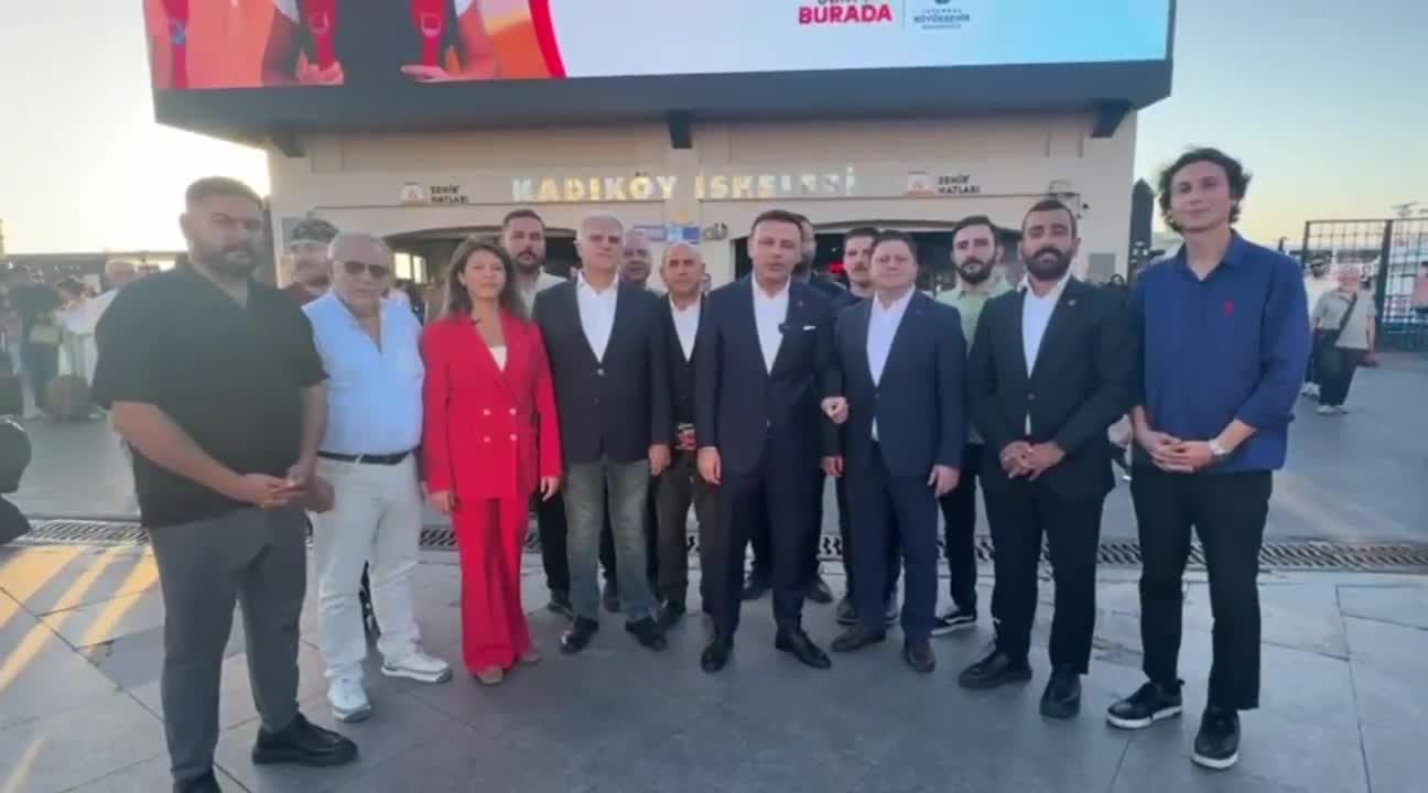 Özgür Çelik'ten Kadıköy mitingine davet: Genel Başkanımız Özgür Özel liderliğinde buluşuyoruz