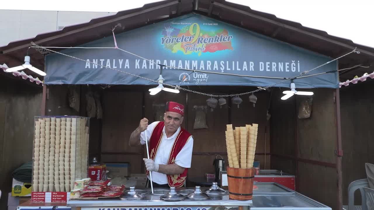Yörükler, kültürlerini Muratpaşa Atatürk Kent Meydanı’nda yaşattı