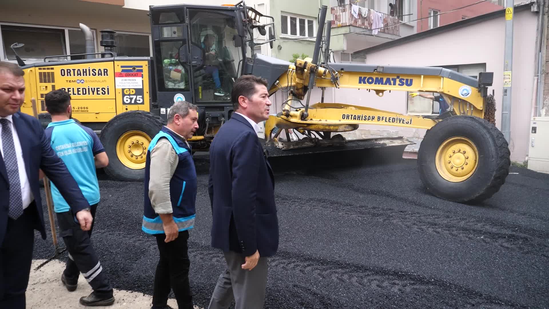 Ortahisar’da asfalt seferberliği sürüyor