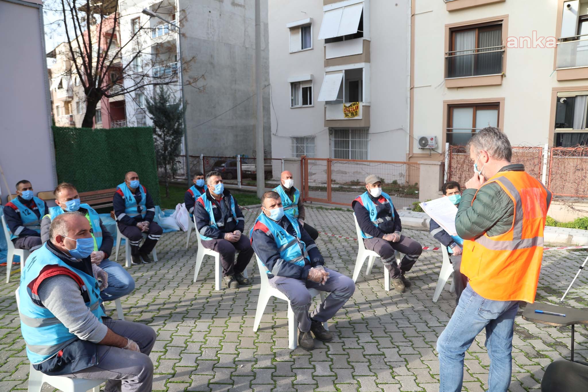 BAYRAKLI BELEDİYESİ'NDE ÇALIŞANLARA MESLEKİ YETERLİLİK SINAVI YAPILACAK
