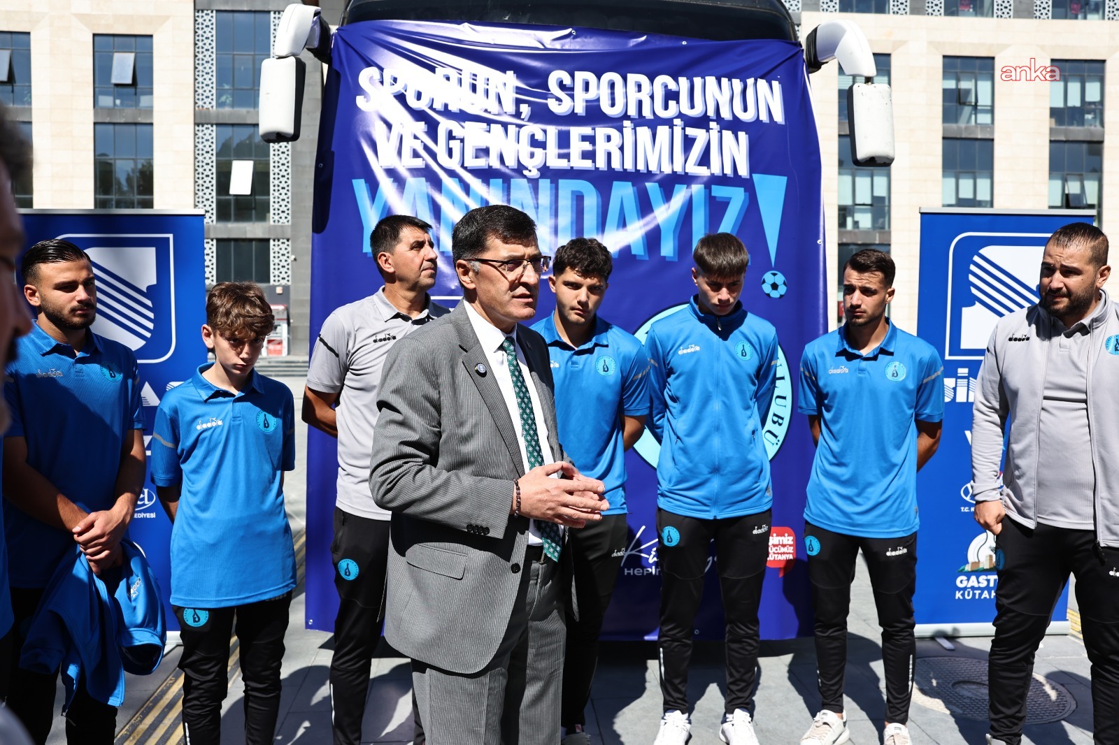 Kütahya Belediyesi'nden Kütahyaspor'a araç desteği
