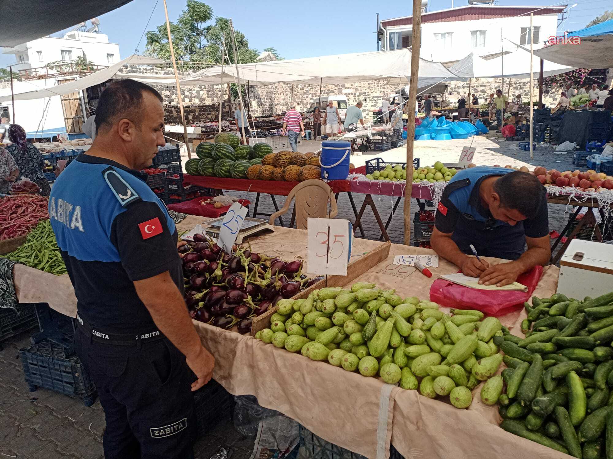 Yumurtalık Belediyesi'nden pazar yerinde denetim ve düzenleme