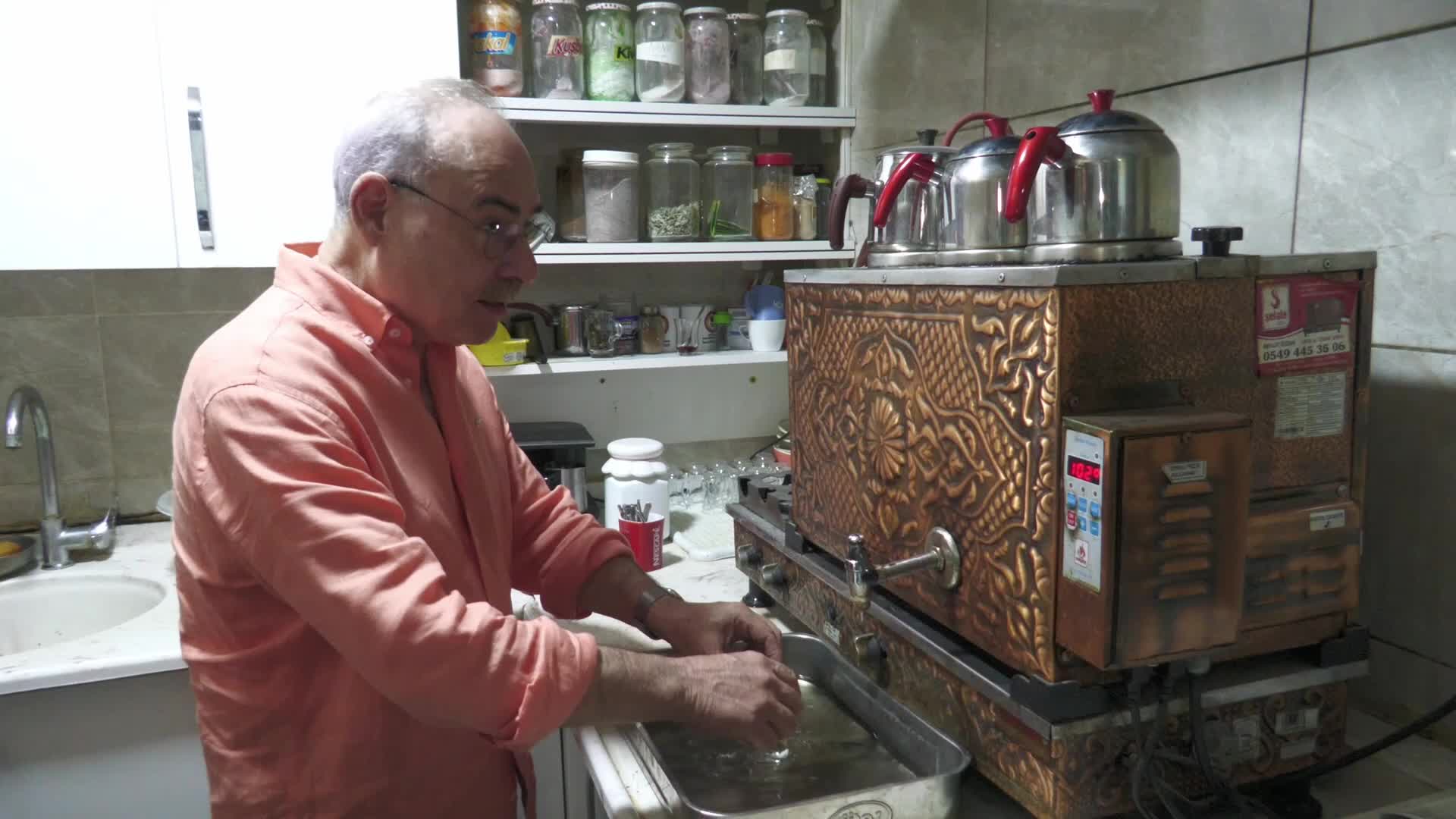 İzmir’de kahve ve çaya zam: Çay bahçelerinde çay 40, kahve 80 TL'den satılacak