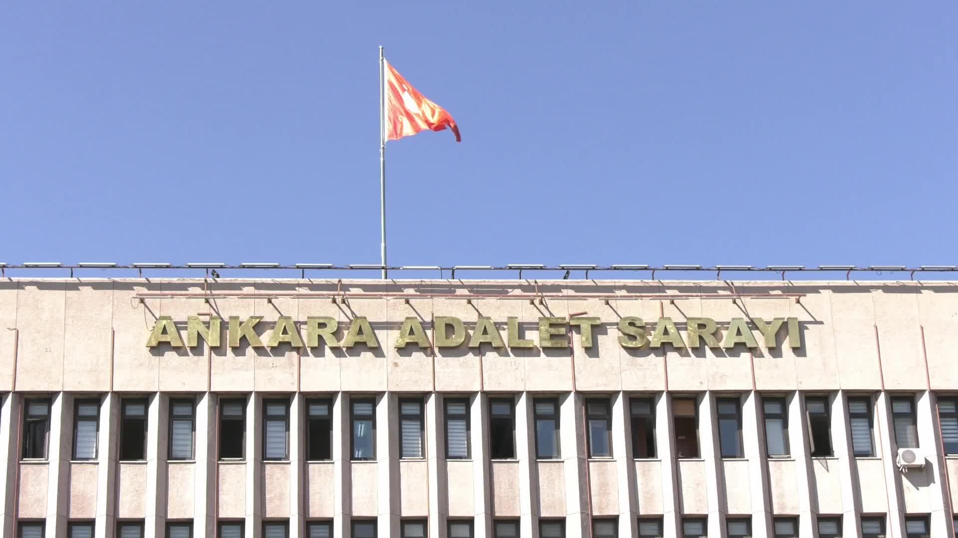"Sahte diploma" davası... Nurgül Göksu: "Depremde 6 aylık bebeğiyle hayatını kaybeden bir annenin diplomasını kullanıyorsunuz, şakalaşırken hiç mi vicdanınız sızlamadı?"