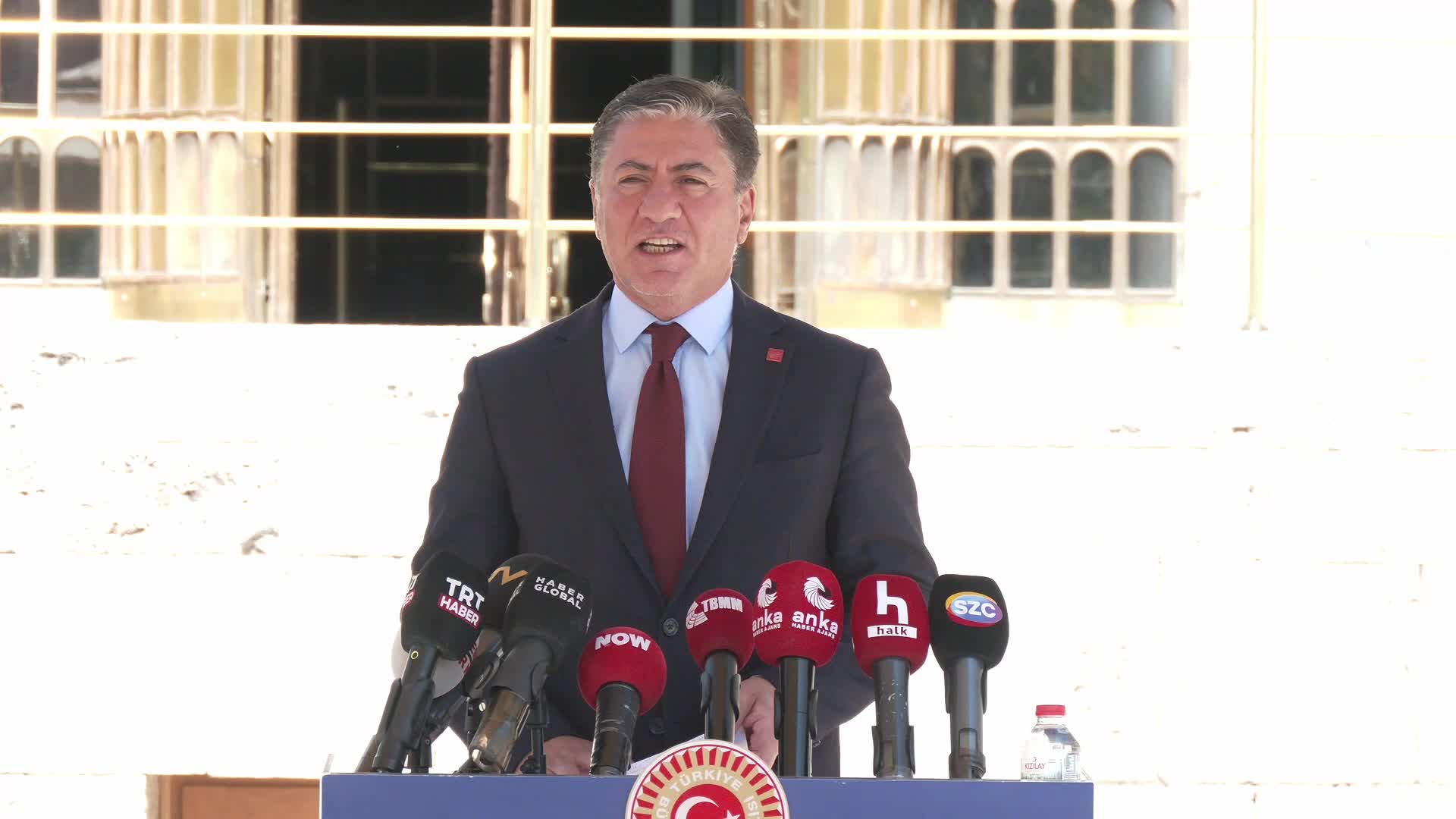 Murat Emir: "Talimatlandırılmış yargı üzerinden siyaset dizayn edilmeye ve majestelerinin muhalefeti yaratılmaya çalışılmaktadır"