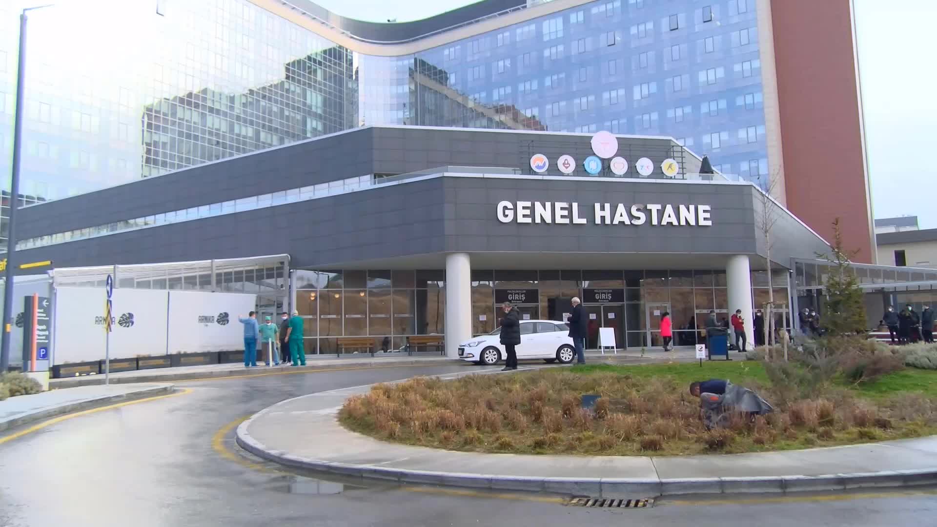 KORONA AŞISI, ANKARA ŞEHİR HASTANESİNDE YAPILMAYA BAŞLANDI