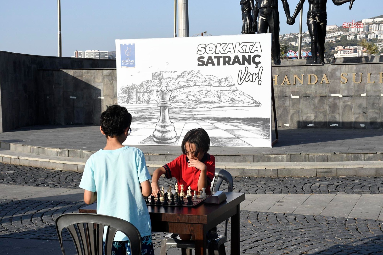 Kuşadası’nda "Sokakta Satranç Var" etkinliği düzenlendi