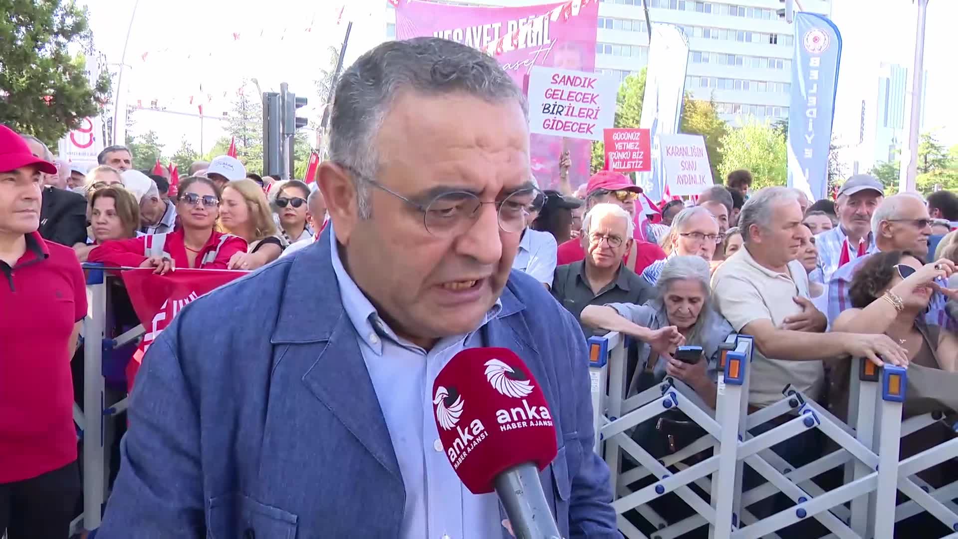 CHP'nin Ankara mitingi... Sezgin Tanrıkulu: "Yargının bağımsız olmadığını biliyoruz ama yargıçlardan adalete göre karar vermelerini bekliyoruz"