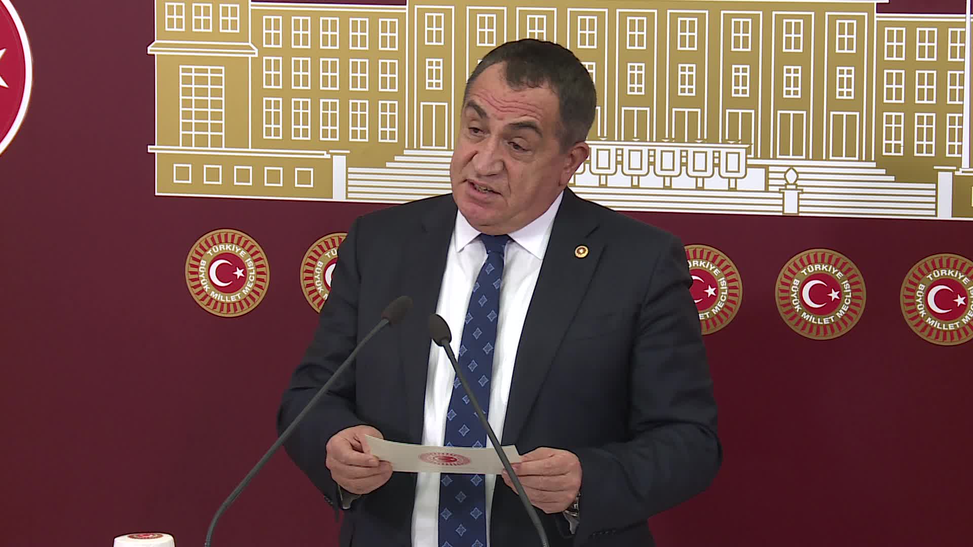AKP’Lİ ŞİMŞEK: YAPILAN HABERLER ASILSIZ, AŞI UYGULAMA SIRALAMASINA TÂBİ OLARAK AŞI YAPTIRACAĞIM