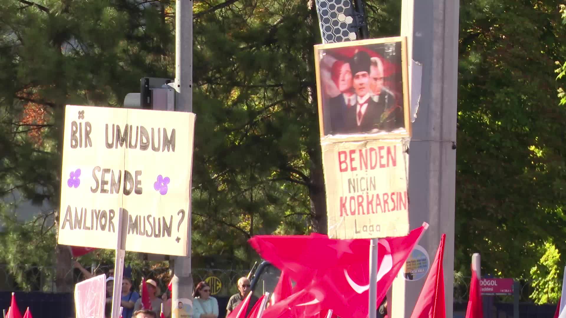 CHP’den kurultay davası öncesi büyük Ankara mitingi… Yüz binler Tandoğan Meydanı’na akın etti