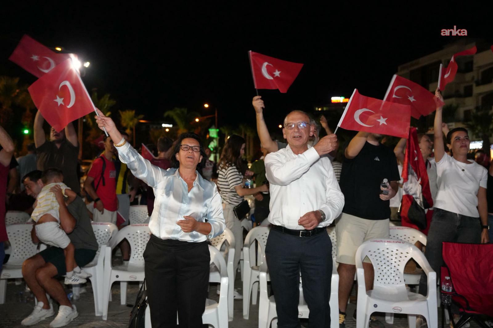 Turgutlu Belediyesi 12 Dev Adam’ın şampiyonluk heyecanına dev ekranla ortak oldu