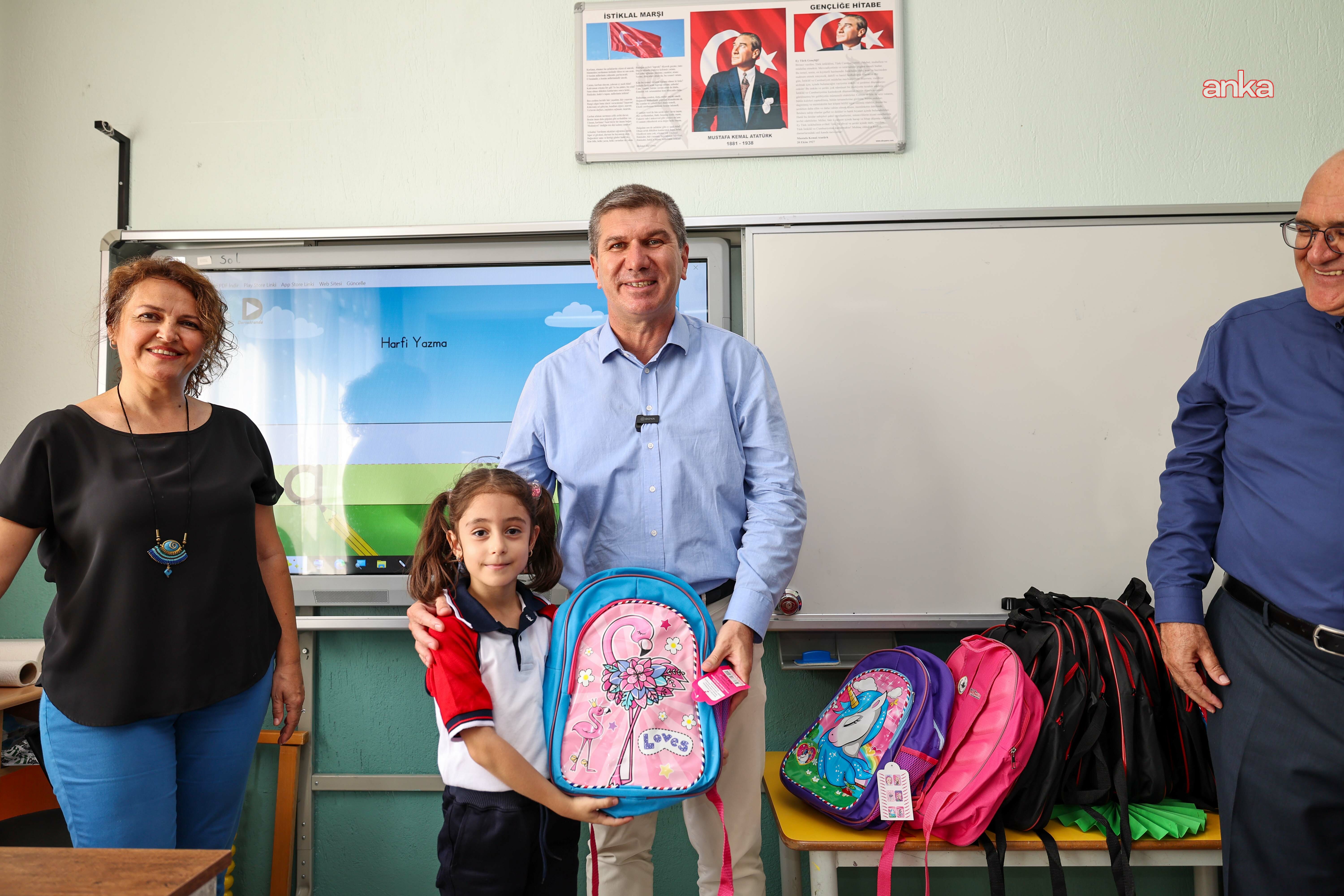 Burdur Belediyesi'nden ilkokul öğrencilerine kırtasiye desteği