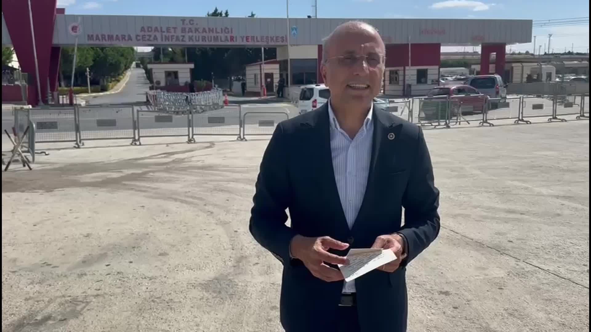 CHP’li Aşkın Genç Silivri’de; İmamoğlu, Karalar ve Tekin’i ziyaret etti: "Milletimizin helal oylarıyla seçilmiş başkanlarımızın suçsuzluklarına inanıyoruz"