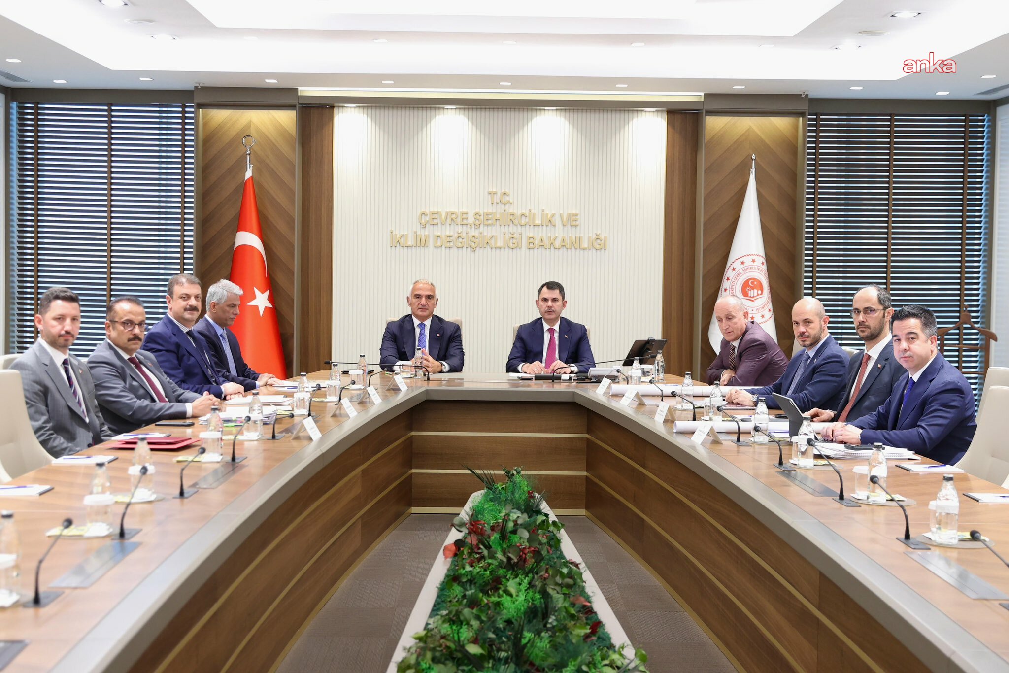 Bakanlar Murat Kurum ile Mehmet Nuri Ersoy depremden etkilenen tarihi yerlerin restorasyonundaki son durumu görüştü
