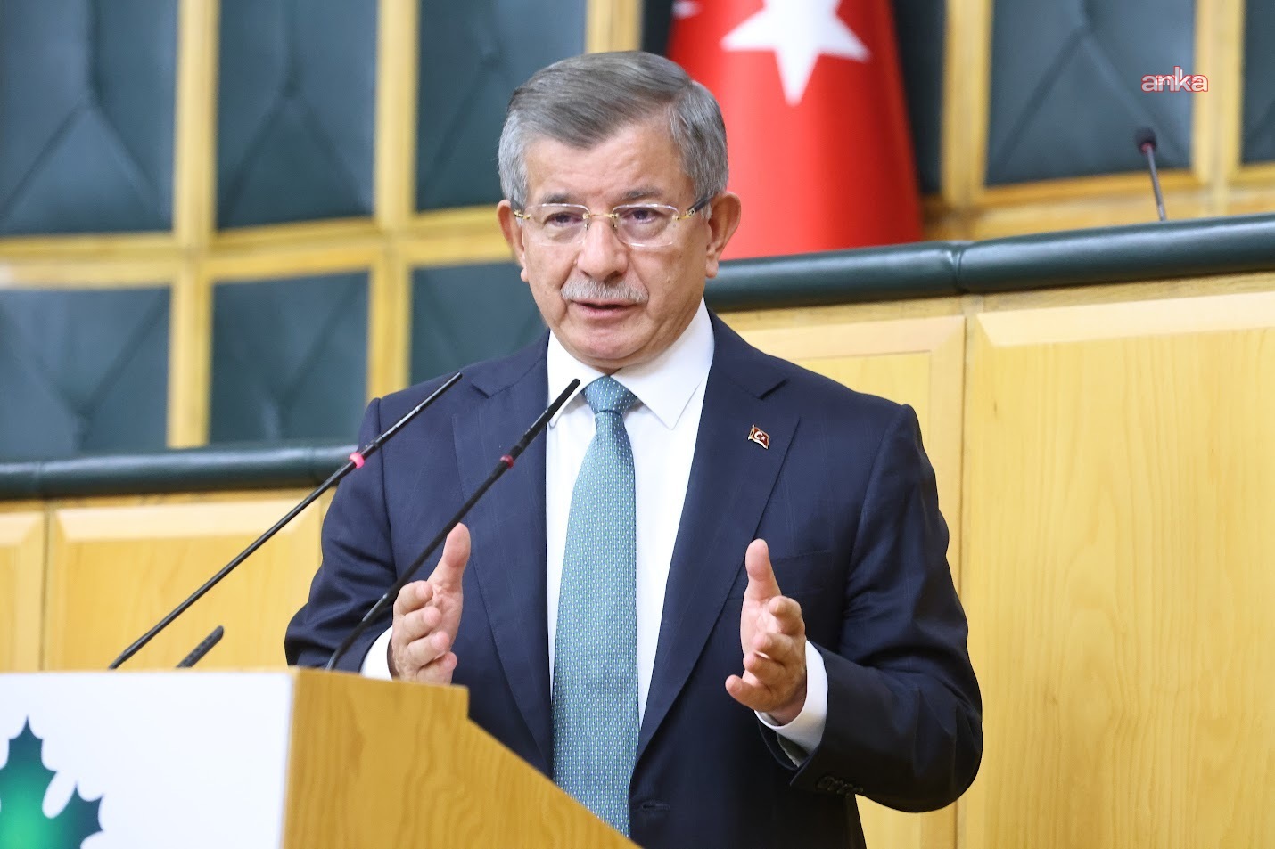 Davutoğlu, İslam İşbirliği Teşkilatı ve Arap Ligi Ortak Liderler zirvesinin bildirisine tepki gösterdi: "Siz kınarken İsrail Gazze'de topyekun saldırı başlattı"