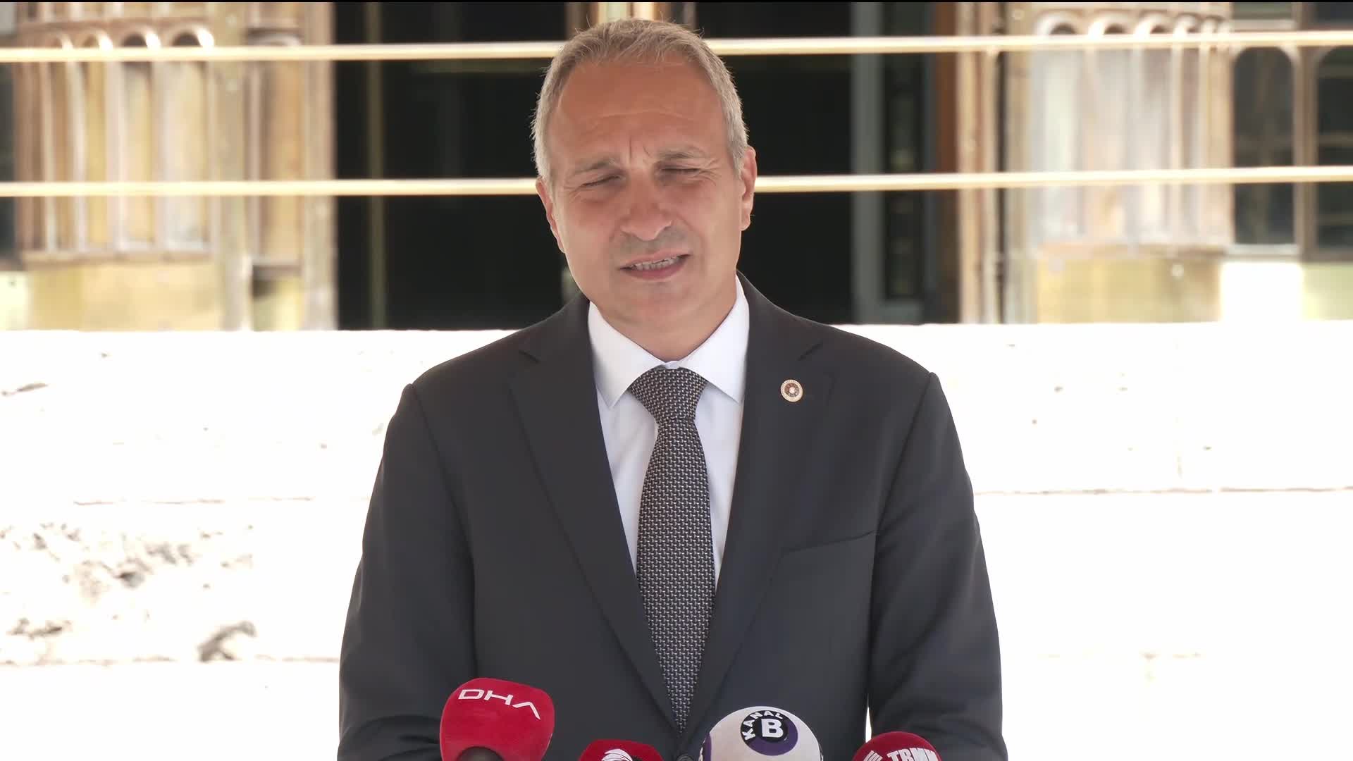 Suat Özçağdaş: ''Milli Eğitim Bakanı Yusuf Tekin ve onun çevresindeki bu cihannümacı klik, bugün itibarıyla Türkiye için bir beka sorunudur''