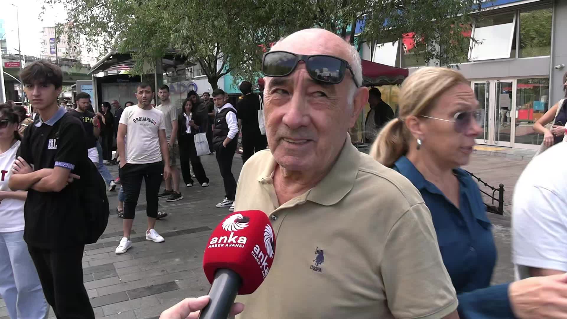 Kredi kartı faizlerinde 25 baz puanlık indirim vatandaşı memnun etmedi: "Emekli, çalışan ölmüş, ülke bitmiş... Bazen fazladan gülmek için bile para harcamak gerekiyor"