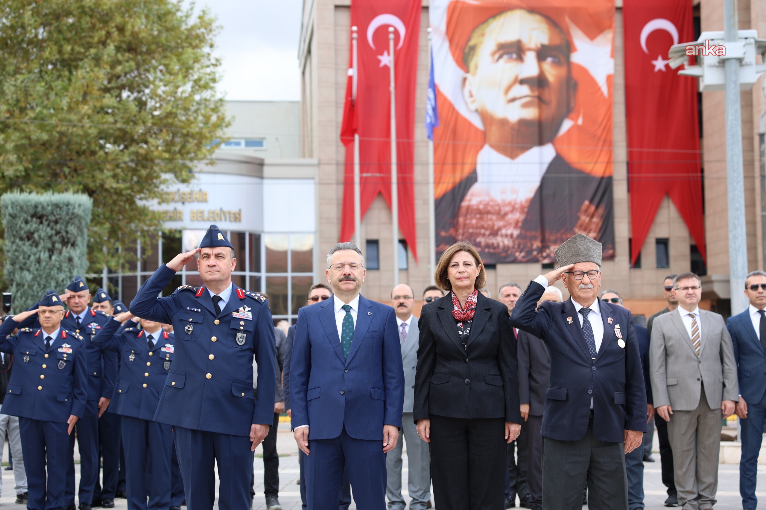 Eskişehir Büyükşehir Belediye Başkanı Ünlüce, Gaziler Günü törenine katıldı