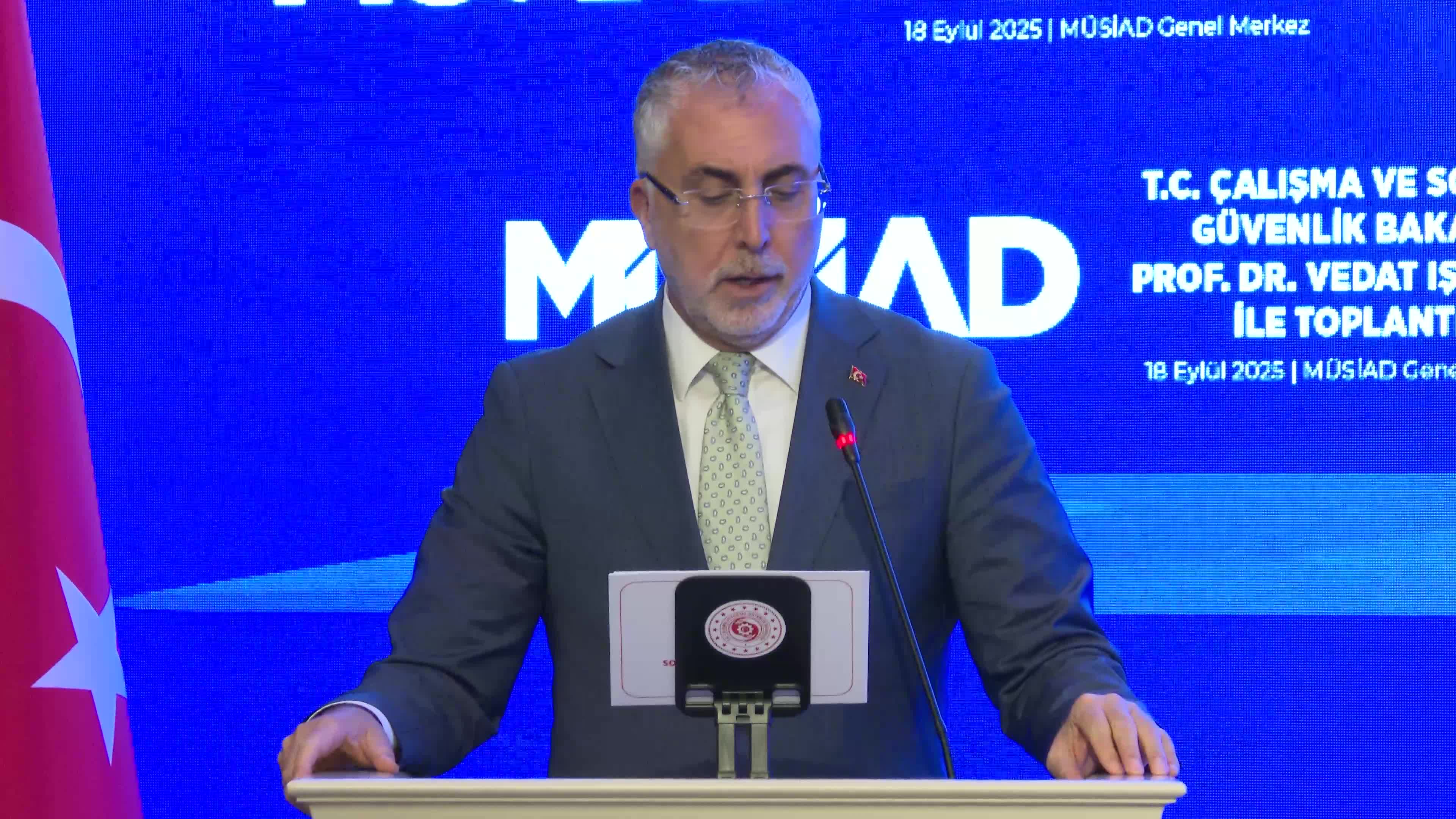 Bakan Işıkhan: "20 çeyrektir kesintisiz büyüme başarımızı sürdürmekteyiz"