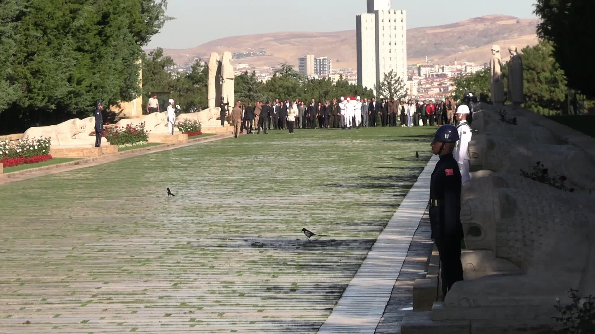CHP heyeti, 22'nci Olağanüstü Kurultay dolayısıyla  Anıtkabir'i ziyaret etti... Yücel: "Barış içinde özgür bir Türkiye'ye kavuşturacağımızın sözünü veriyoruz"