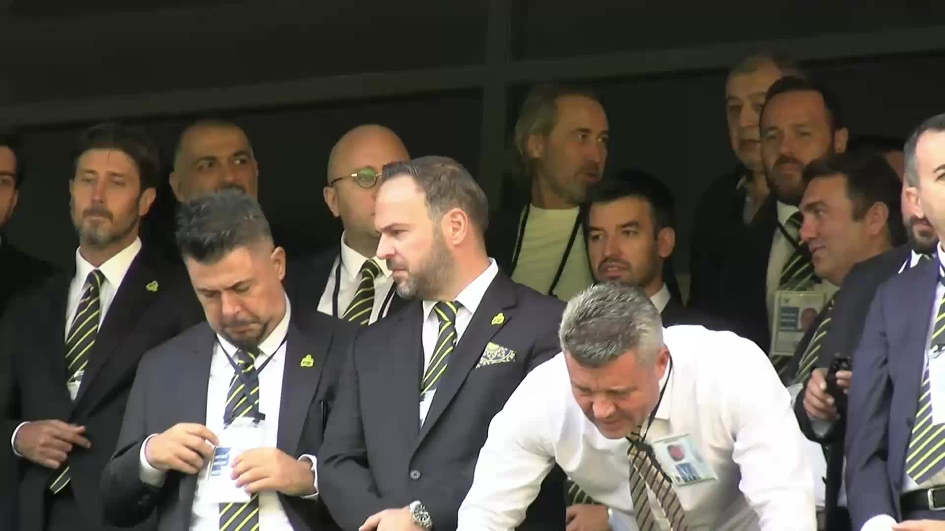 Fenerbahçe başkanını seçiyor... Genel Kurul gergin başladı