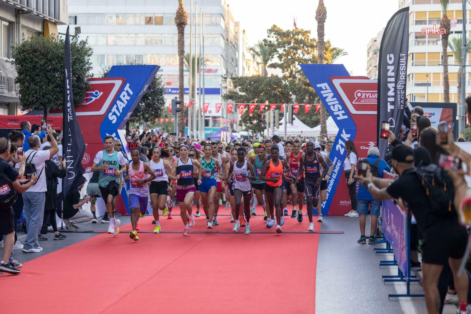 "13. Uluslararası 9 Eylül İzmir Yarı Maratonu" renkli görüntülere sahne oldu