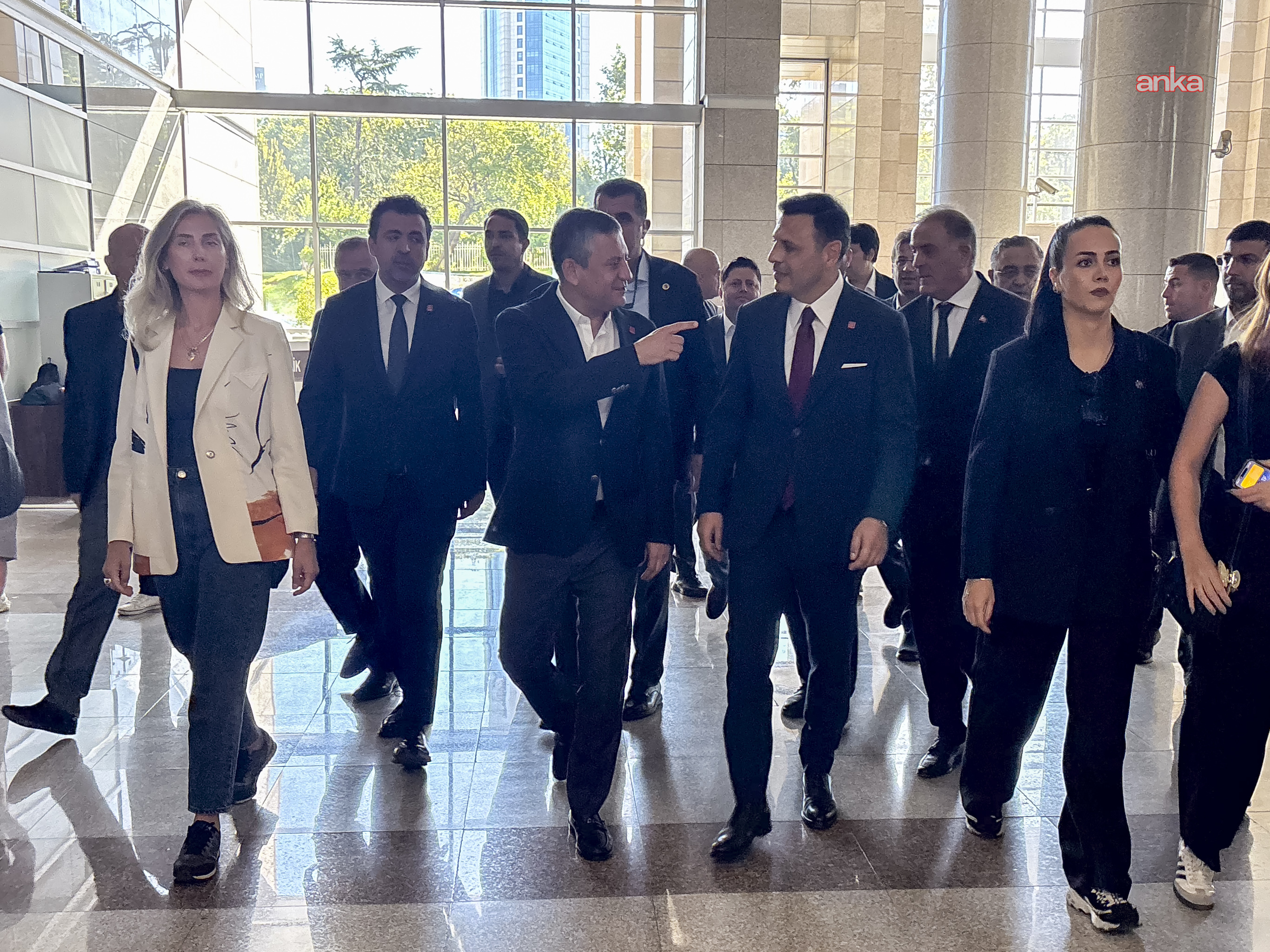 CHP İstanbul İl Başkanı Özgür Çelik ve 25 CHP’linin yargılandığı duruşma ertelendi