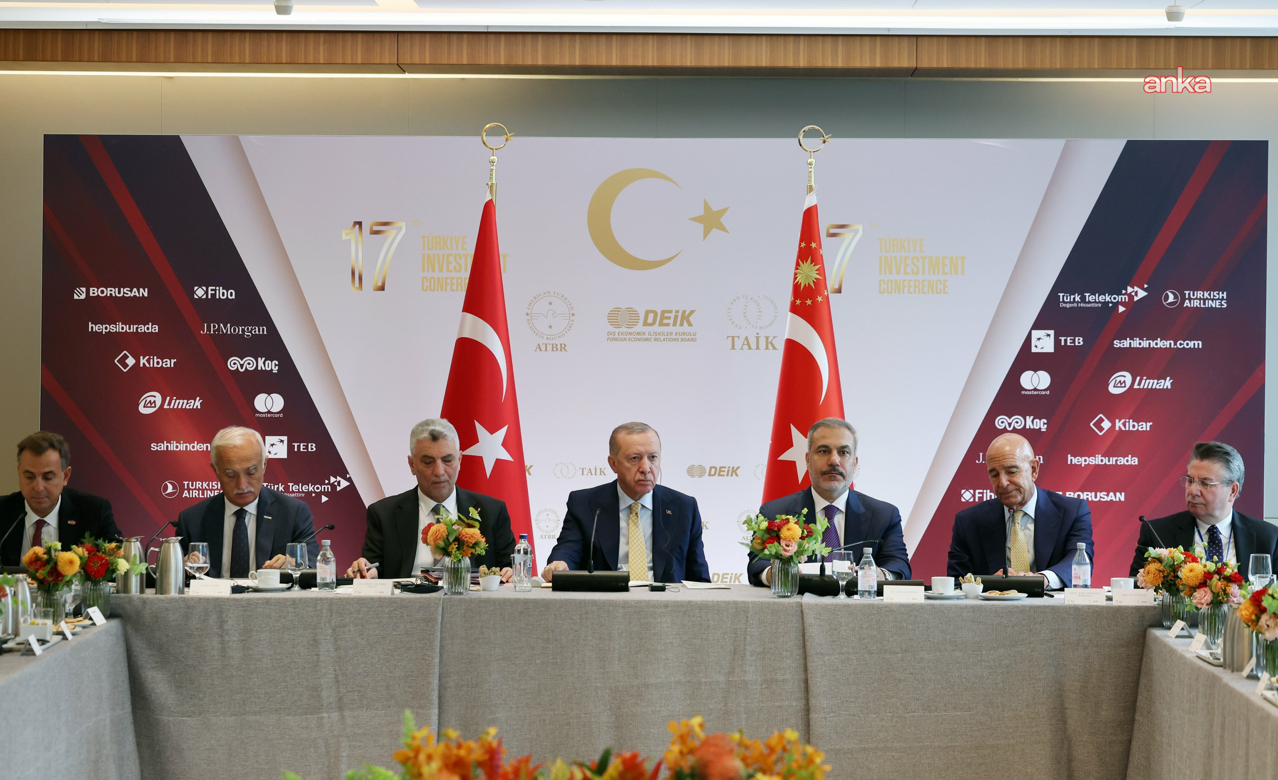 Cumhurbaşkanı Erdoğan, Sektörel Yuvarlak Masa Formatında Türk Yatırım Konferansı'na katıldı