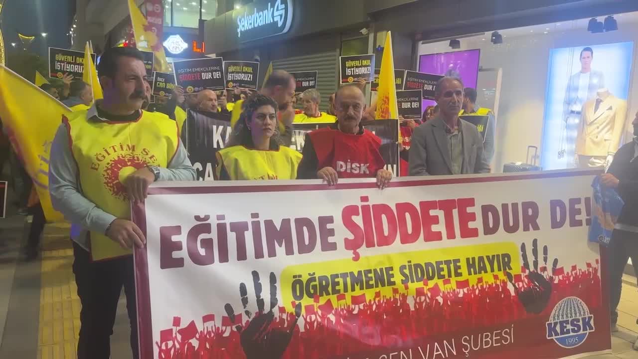Van'da Eğitim Sen, öğretmenler için yürüdü