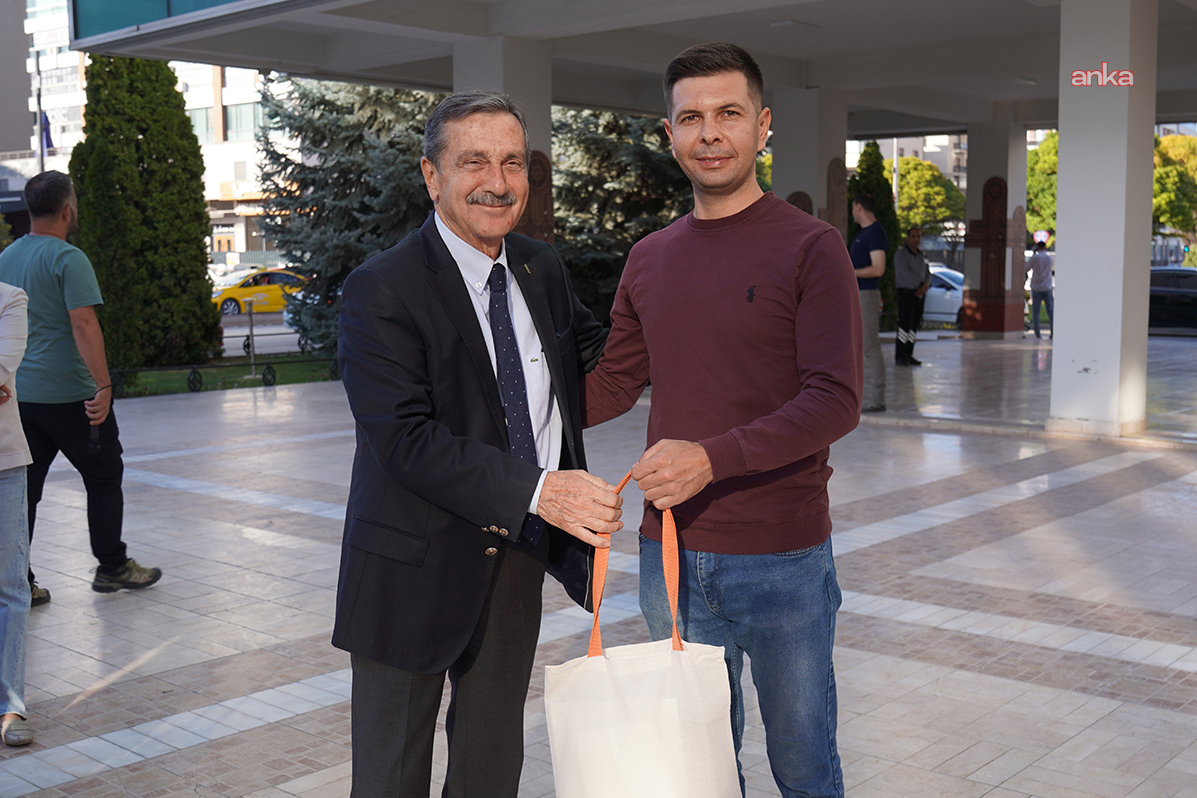 Tepebaşı Belediyesi'nden Avrupa Hareketlilik Haftası'nda bisiklet kullanan personele ödül