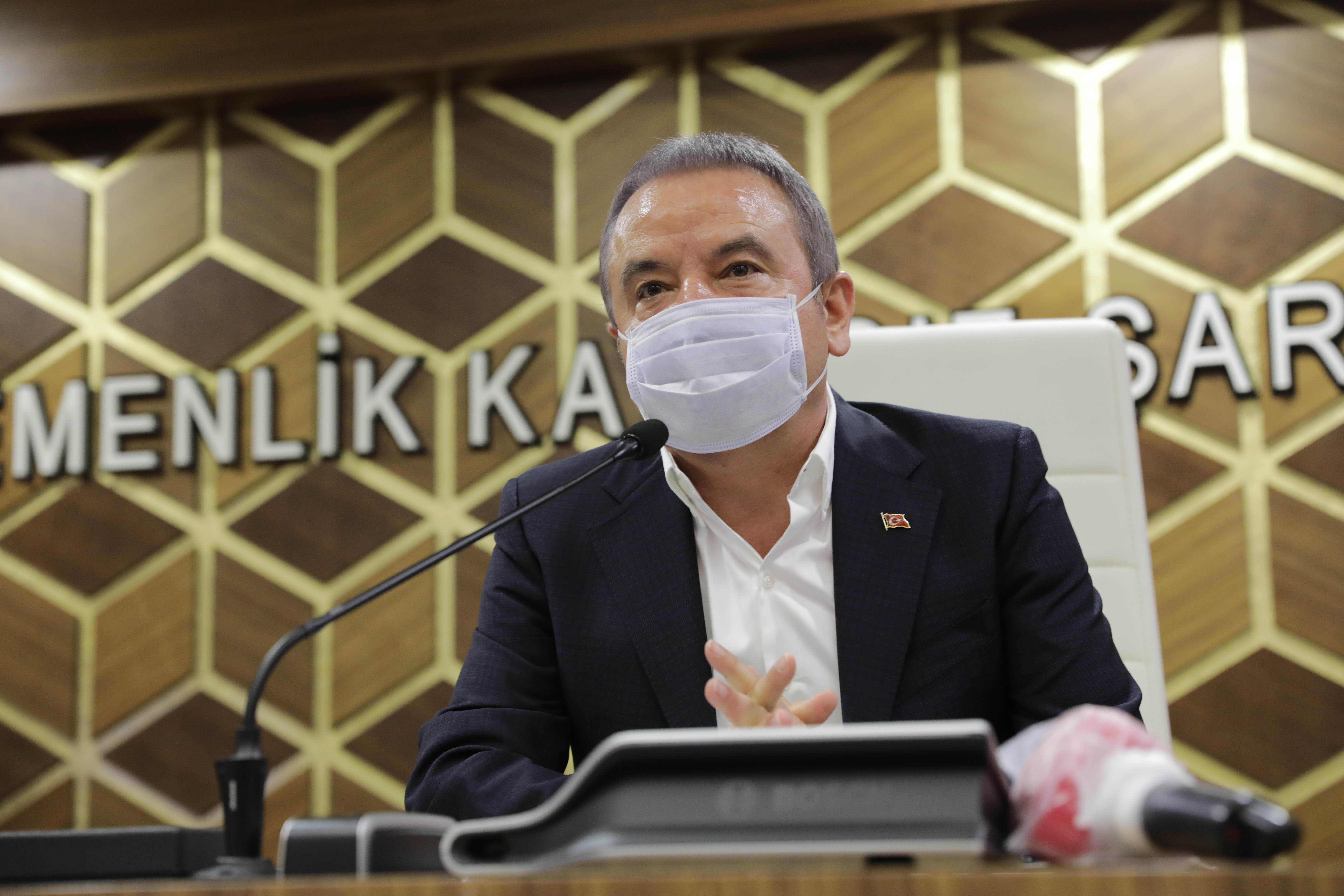 ANTALYA CAM PİRAMİTTE "BAĞIŞ KABUL MERKEZİ" KURULUYOR