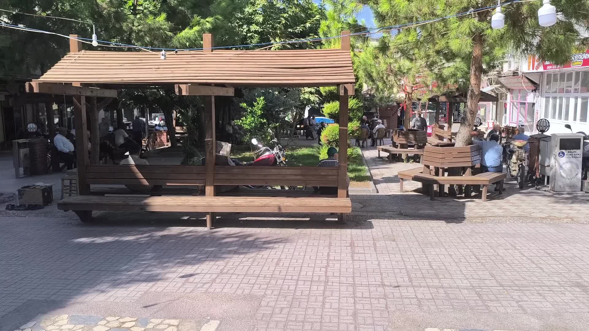 Maaşıyla geçinemediğini belirten emekli vatandaş: "Yiyeceklerimi bahçemden tedarik ediyorum"