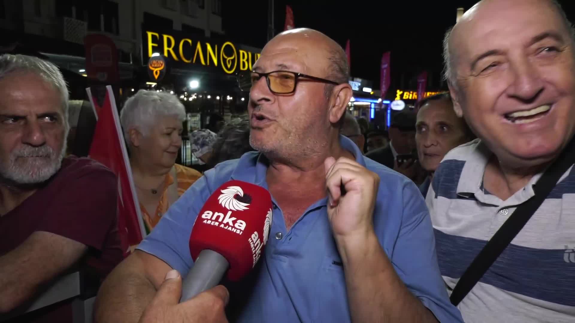CHP'den ''Filistin'e Destek'' mitingi... Mitinge katılan vatandaş: Halkımız, paralarını gereksiz Amerika’ya verenlerin burnundan fitil fitil getirecek