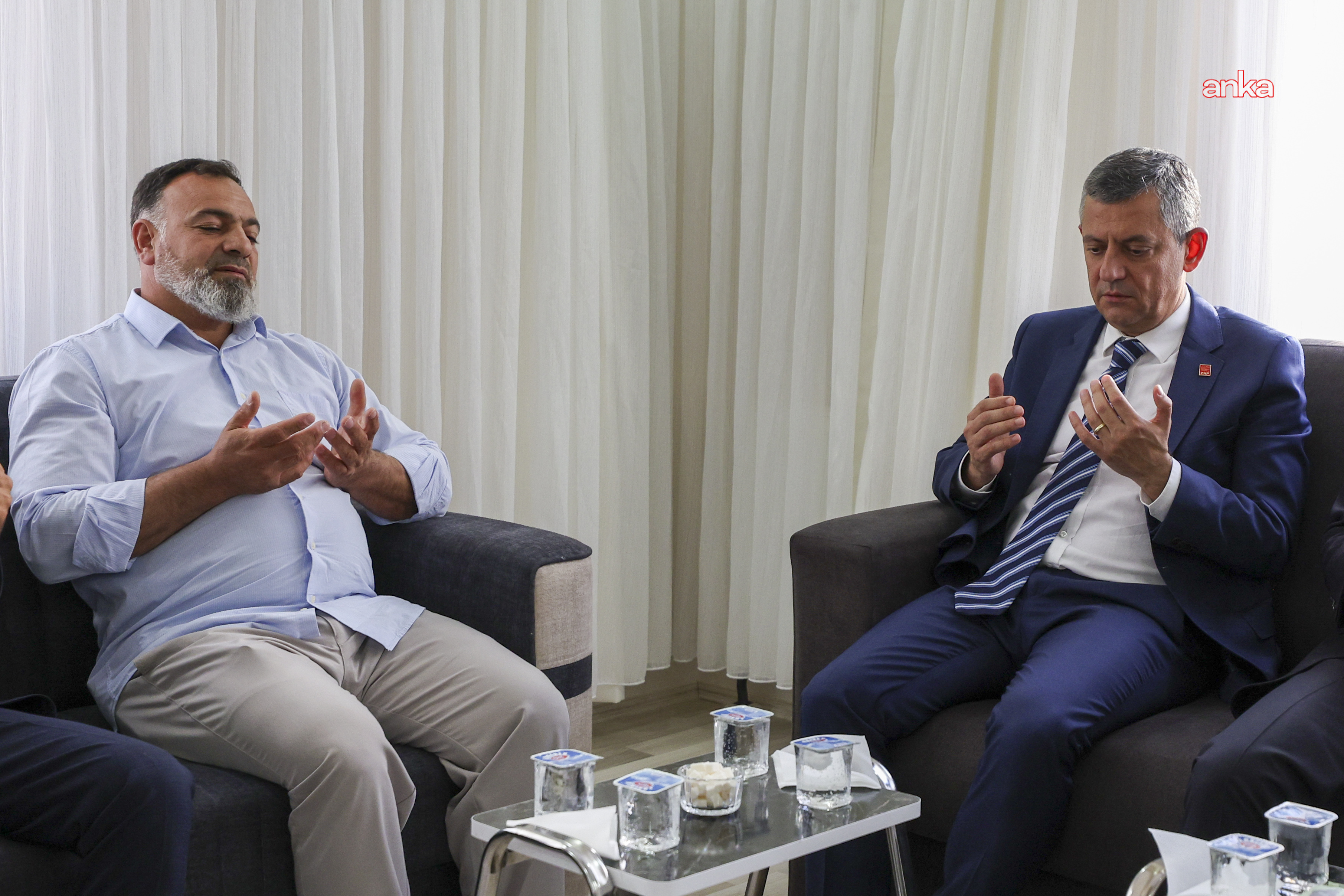 Özgür Özel, şehit ailesini ziyaret etti