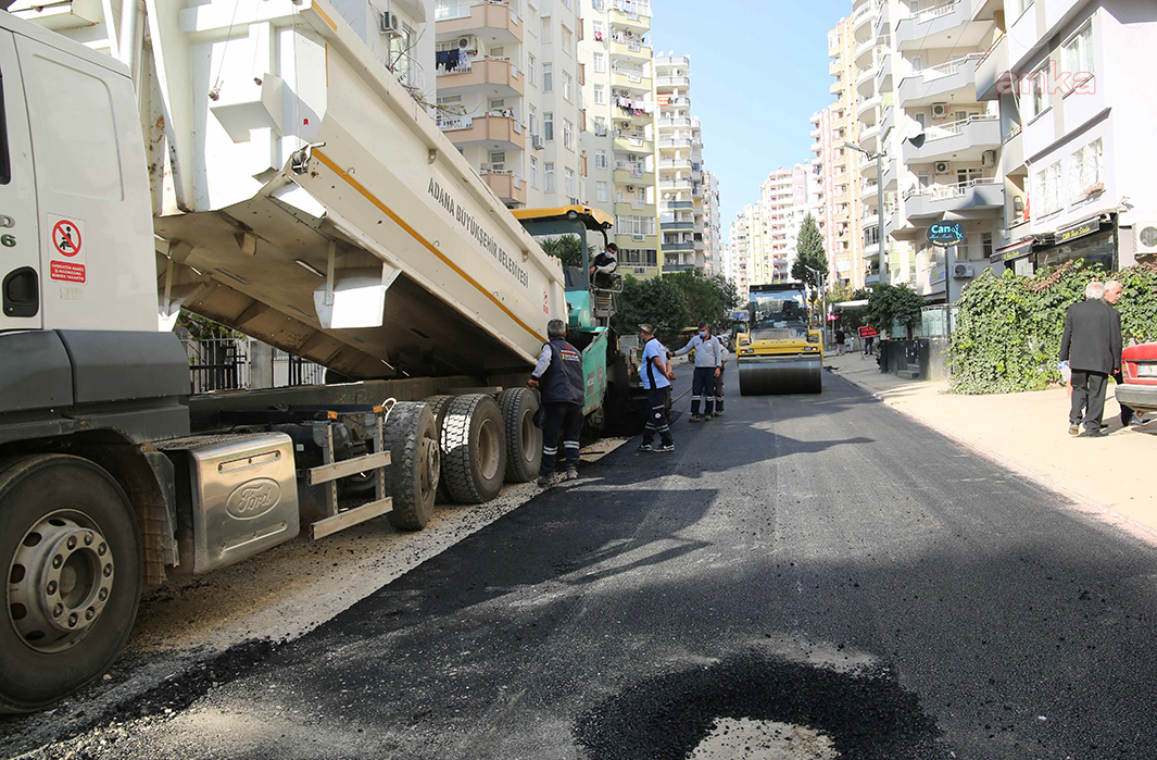 ADANA BÜYÜKŞEHİR BELEDİYESİ 25 AYRI NOKTADA ASFALT ÇALIŞMASI SÜRDÜRÜYOR