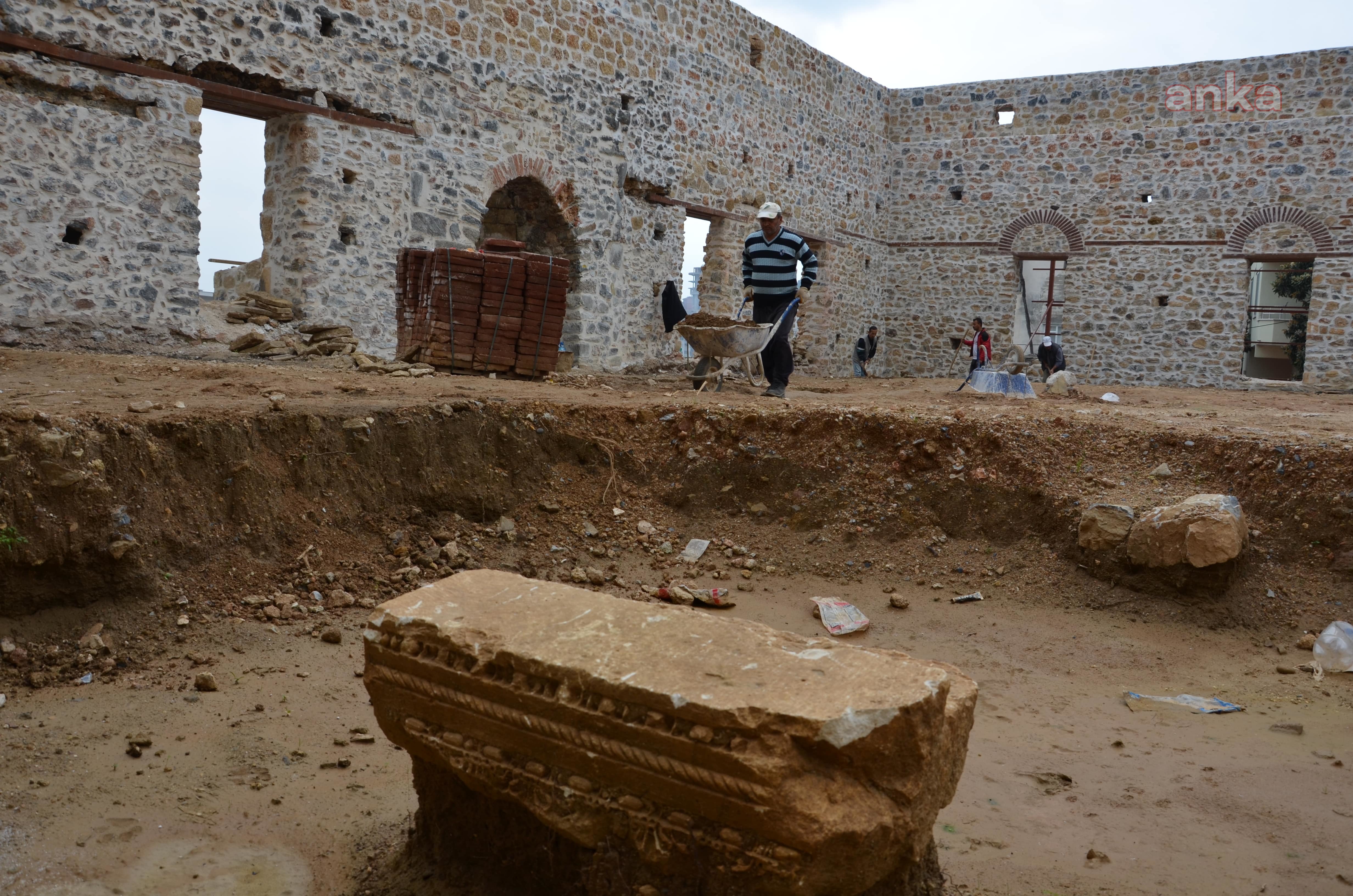 ANTALYA'DAKİ GÜLEVŞEN CAMİİ’NİN RESTORASYONUNDA DUVARLAR TAMAMLANDI