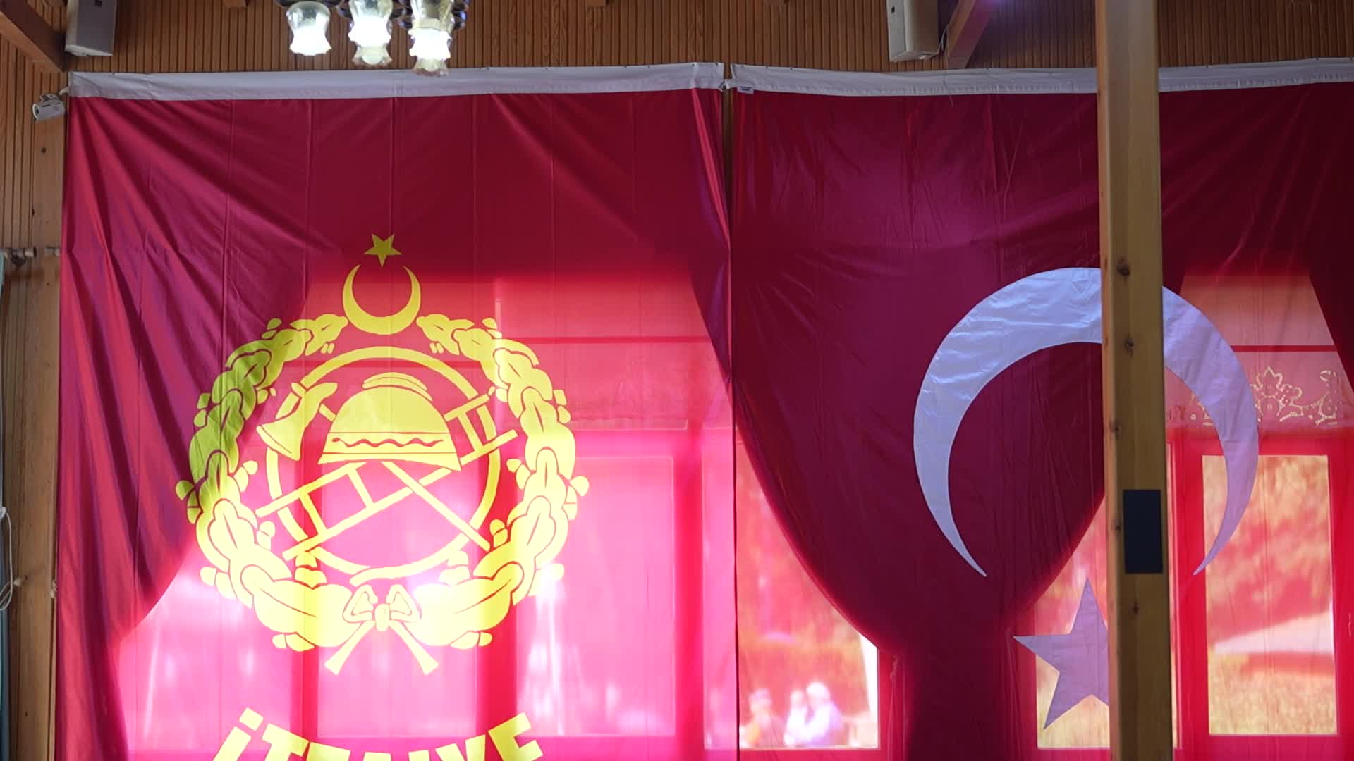 Burdur Belediye Başkanı Ercengiz, itfaiye personeliyle bir araya geldi