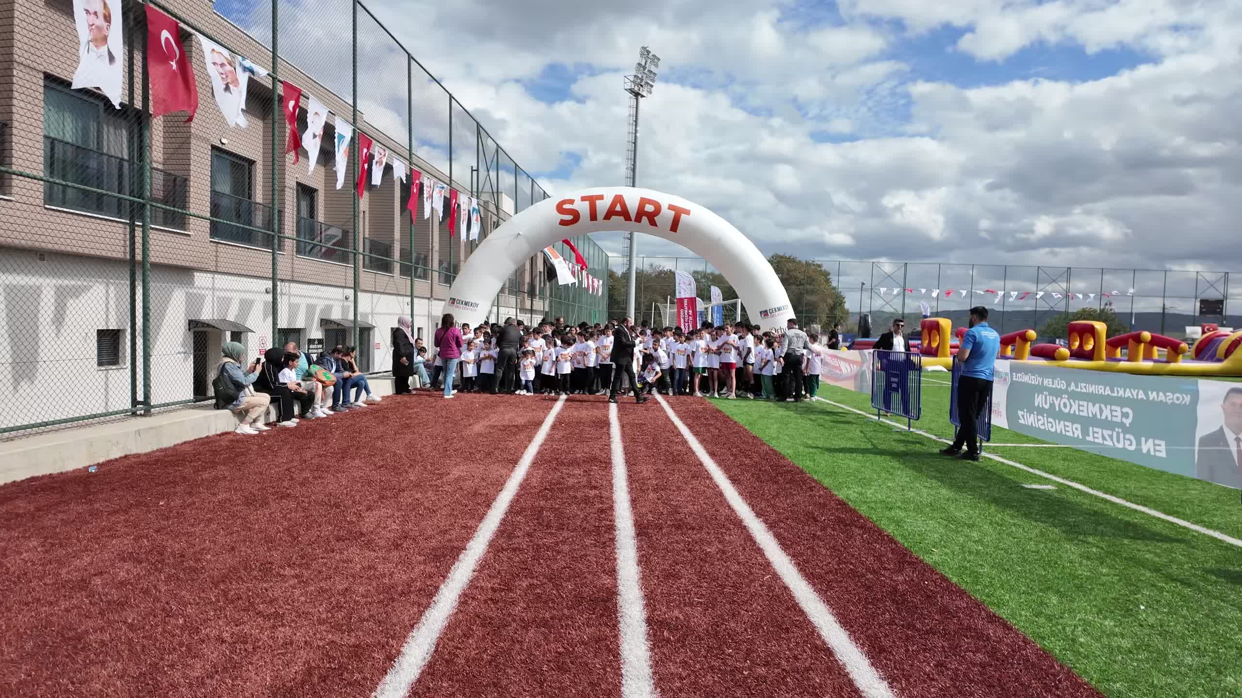 Çekmeköylü minikler 'Ömerli Çocuk Maratonu'nda yarıştı