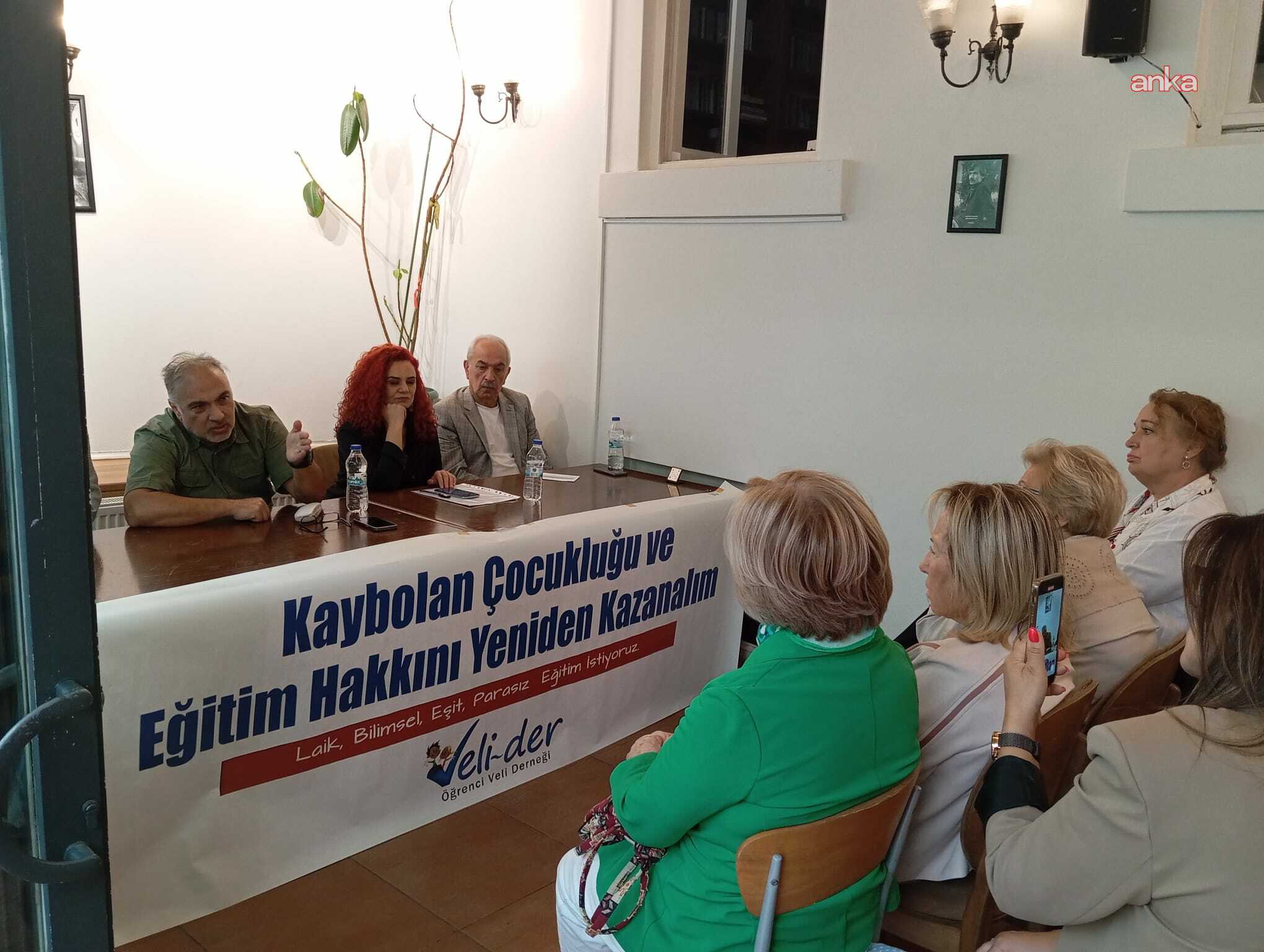 Veli Derneği’nden çağrı: Kaybolan çocukluğu ve kamusal eğitimi birlikte mücadele ile kazanalım