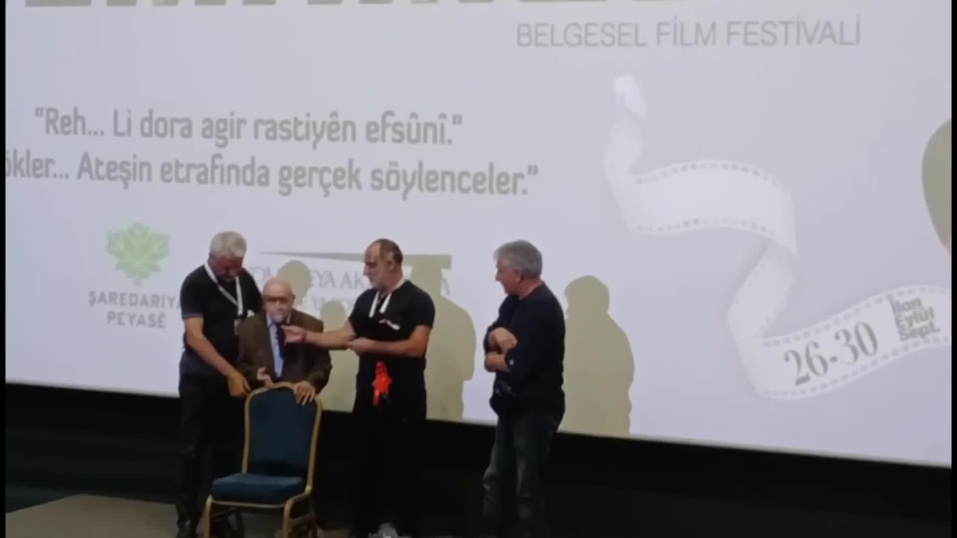 Beyin kanaması geçiren sosyolog-yazar İsmail Beşikçi’nin hayati tehlikesi sürüyor