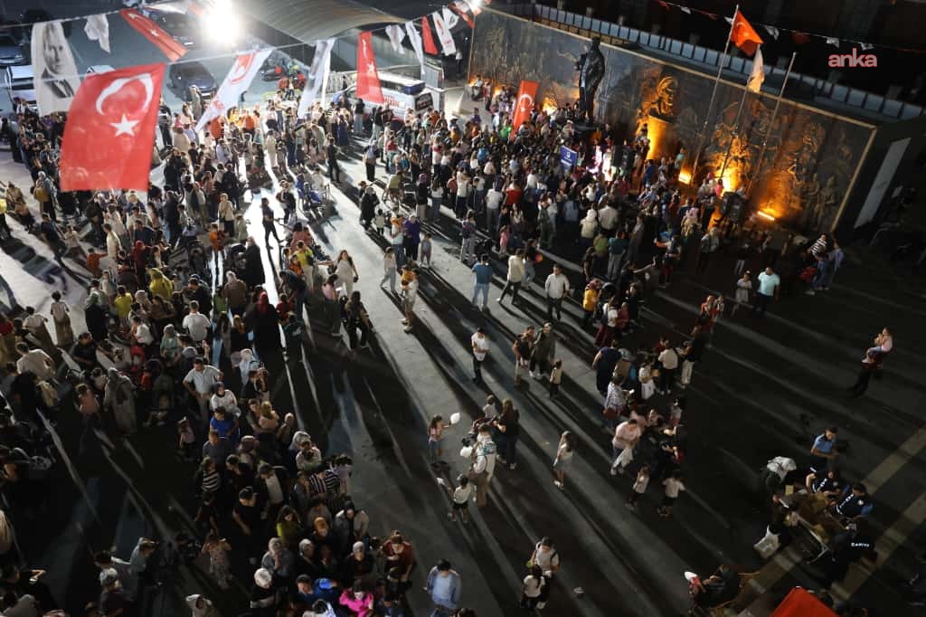 Yunusemre Belediyesi'nin Çocuk Şenliği'ne yoğun katılım