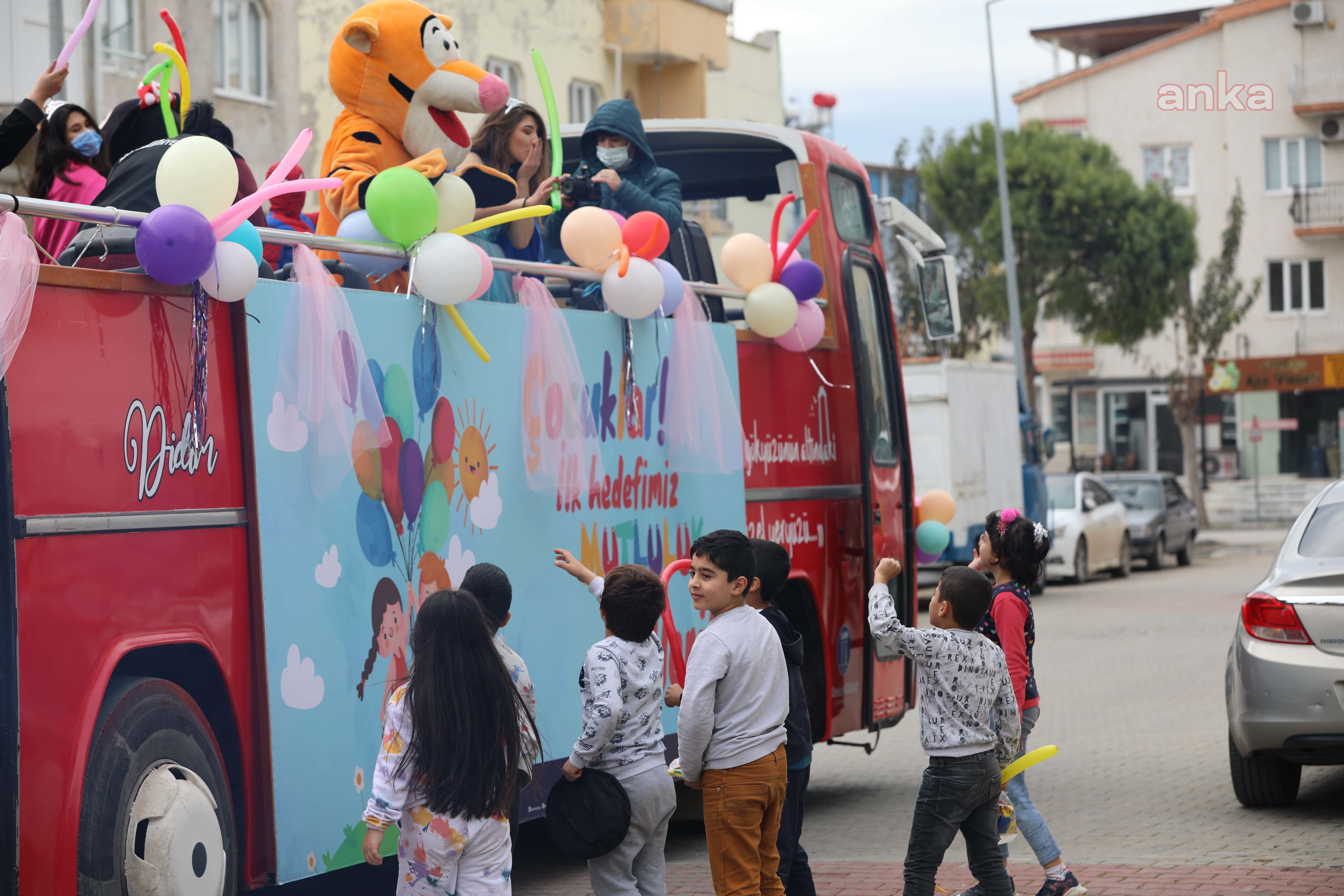 DİDİM BELEDİYESİ, SOKAĞA ÇIKMA YASAĞINDA YAPTIĞI SÜRPRİZLE SEVİNDİRDİ