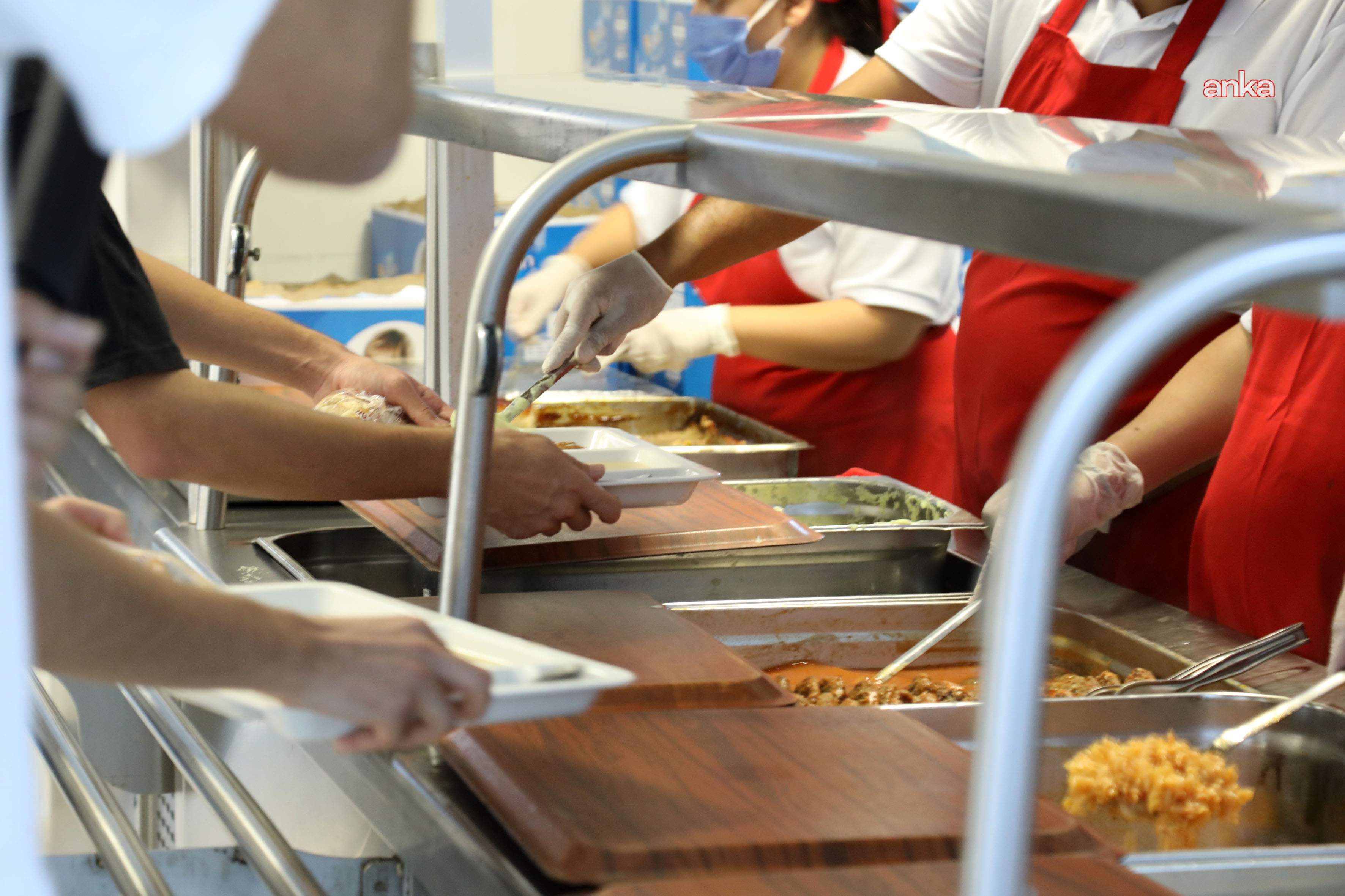 Çankaya’da üniversite öğrencileri için ücretsiz akşam yemeği uygulaması devam ediyor