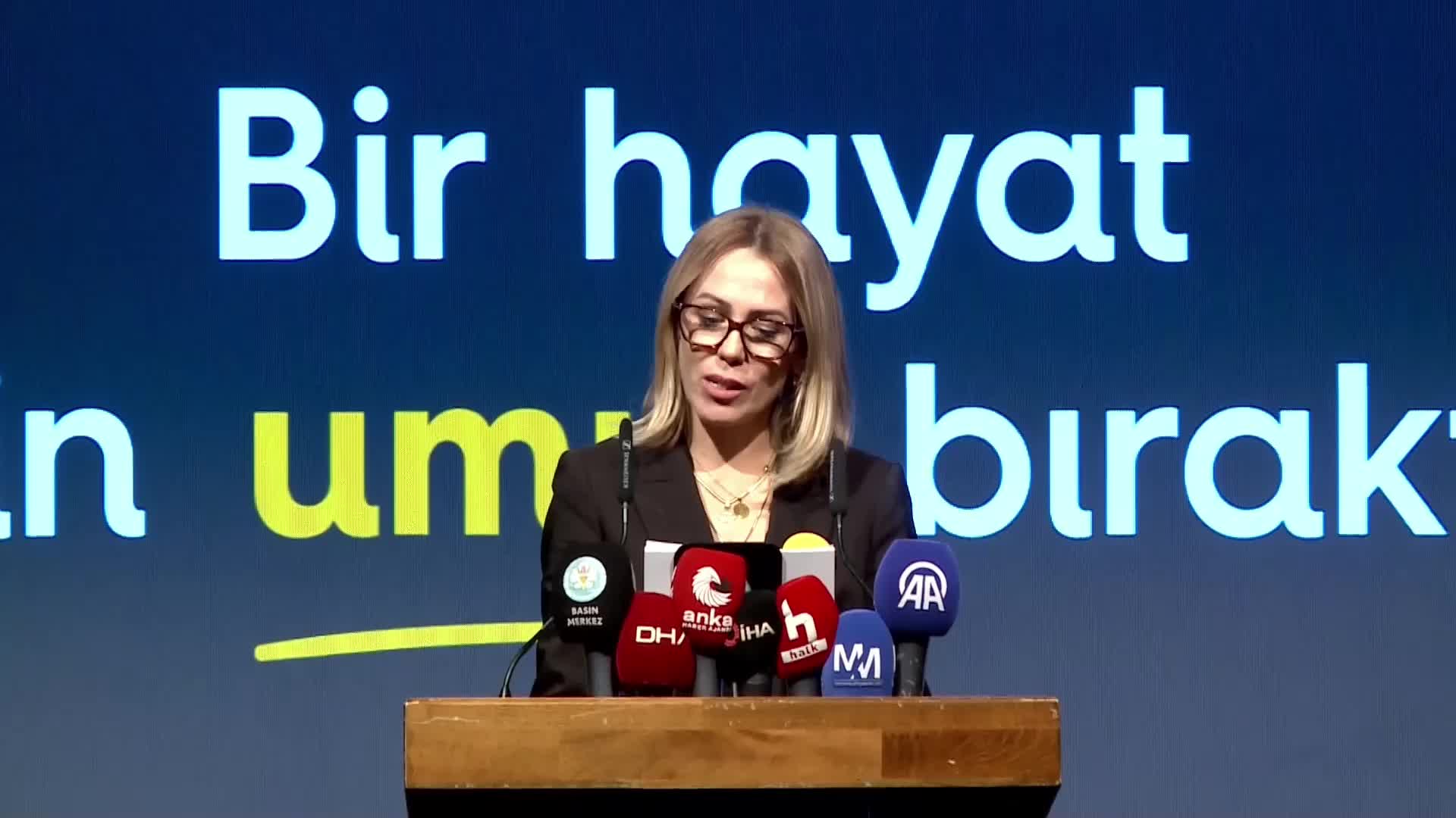 Ferdi Zeyrek Vakfı açıldı... Merhum Manisa Büyükşehir Belediye Başkanı Ferdi Zeyrek’in eşi Nurcan Zeyrek: İyilik iyiliği getirir. Haydi hep birlikte herkese dokunalım