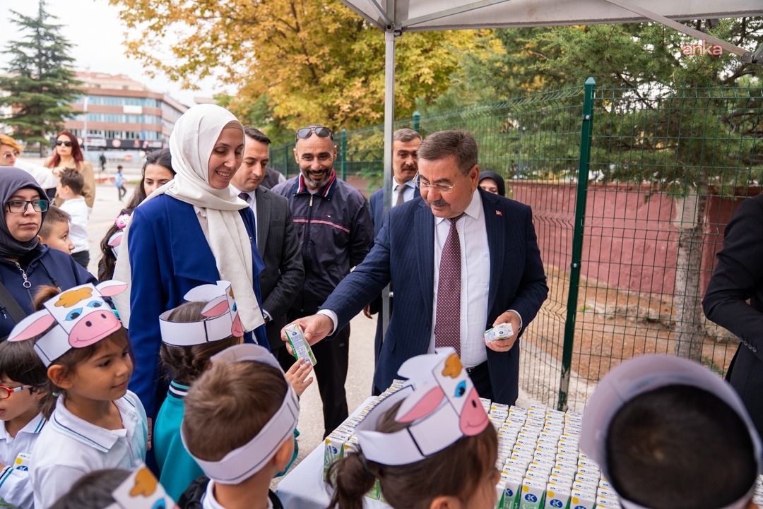 Gölbaşı Belediyesi, Dünya Okul Süt Günü'nde 15 bin süt dağıttı