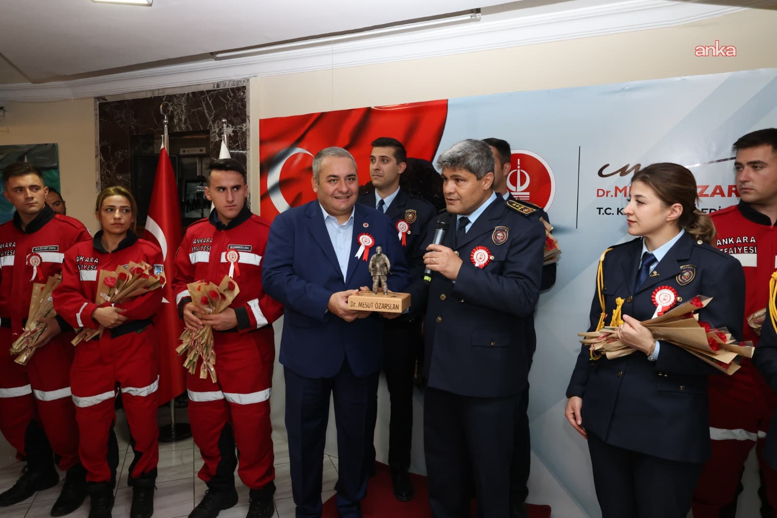 Keçiören Belediye Başkanı Özarslan, İtfaiyeciler Haftası'nda itfaiyecilerle bir araya geldi